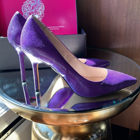 Vince Camuto solid stingray - Picture 2 of 5